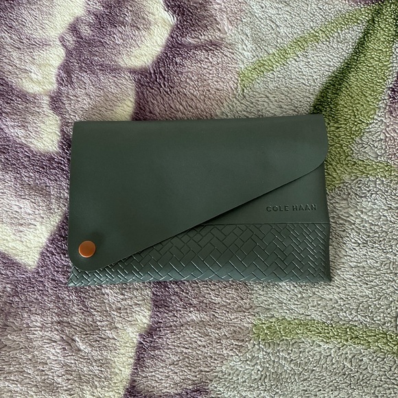 Cole Haan for American Airlines Toiletry Bag - Picture 1 of 8